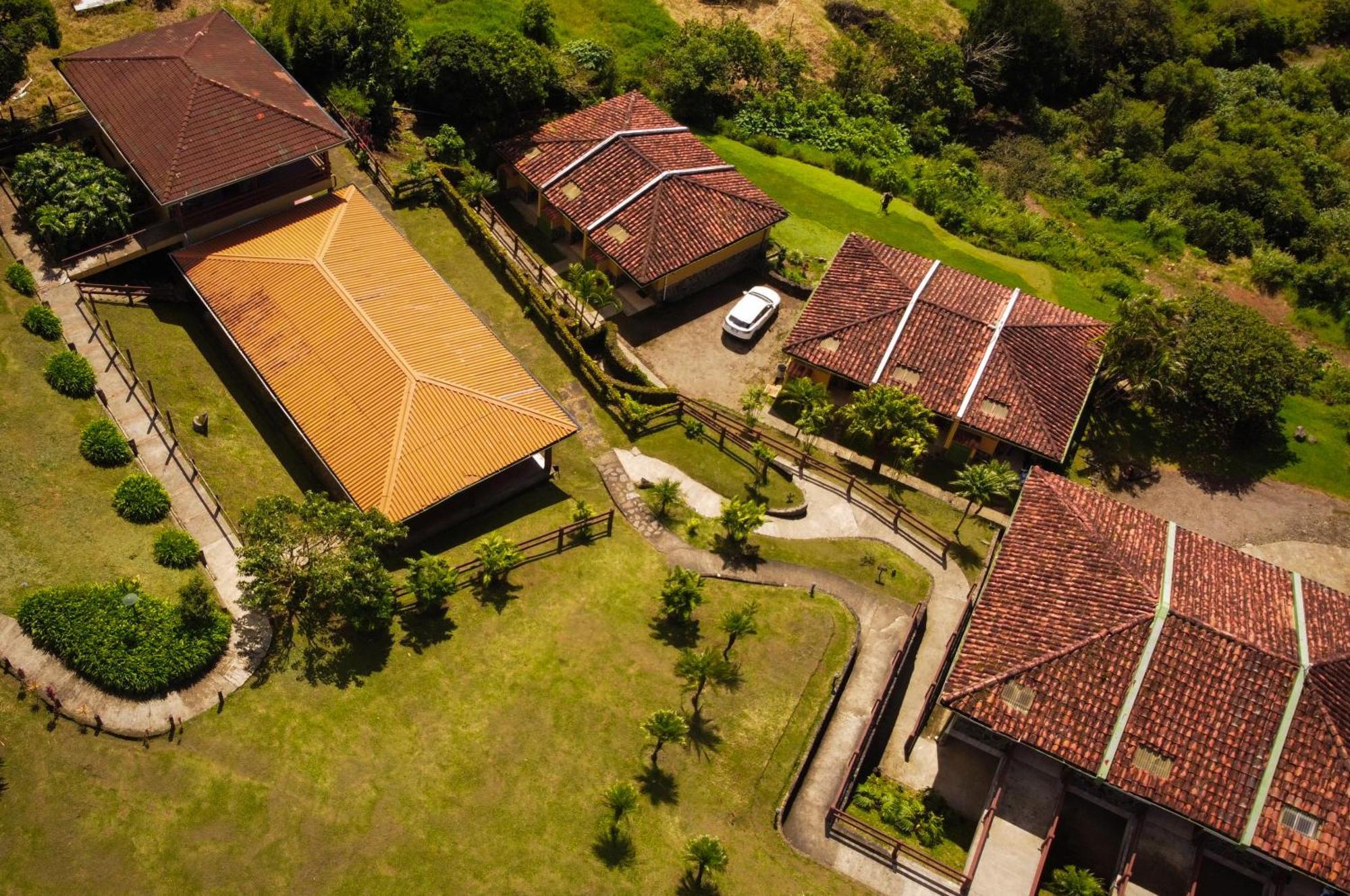 Hotel Montana Monteverde Exterior photo