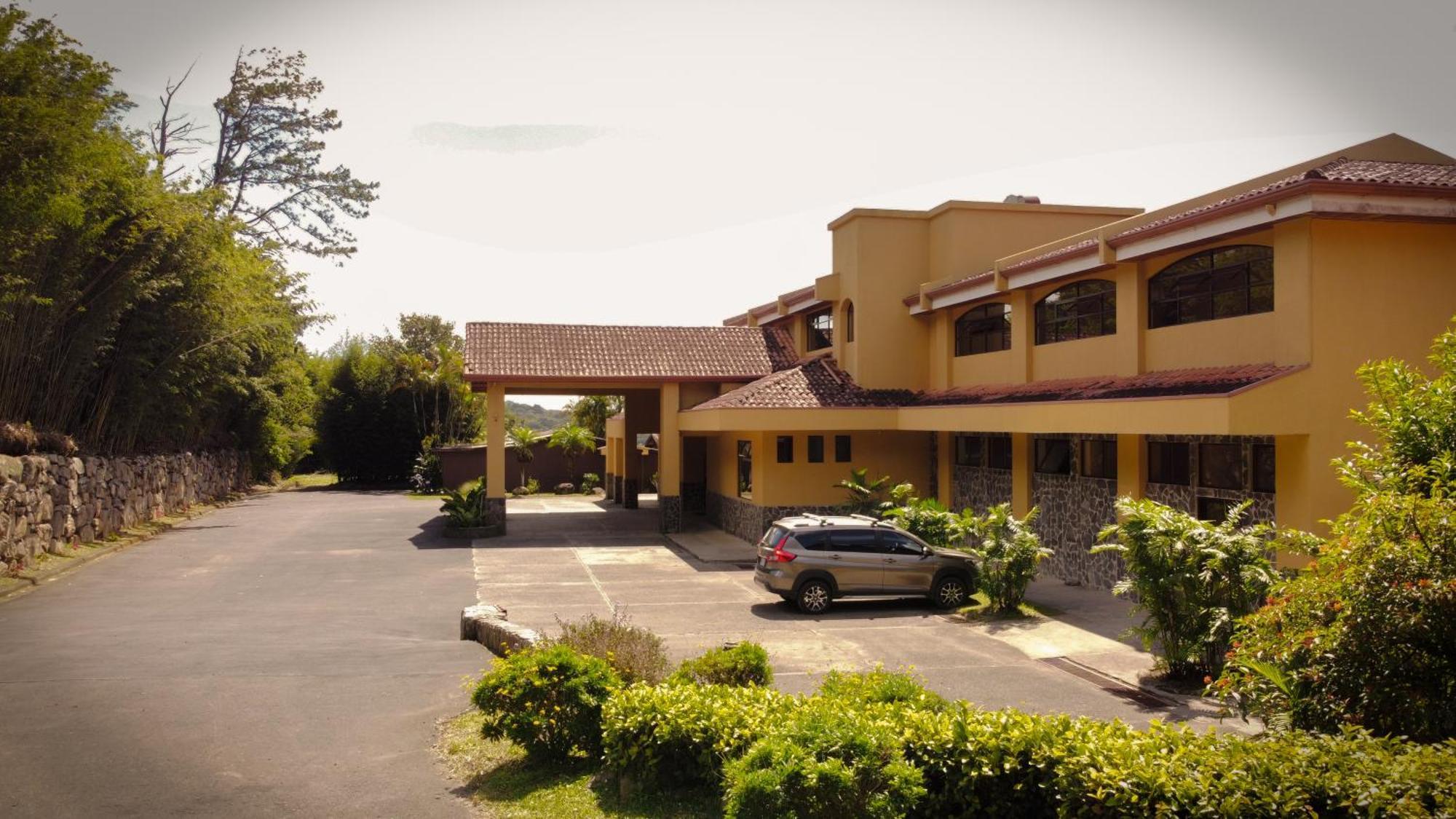 Hotel Montana Monteverde Exterior photo