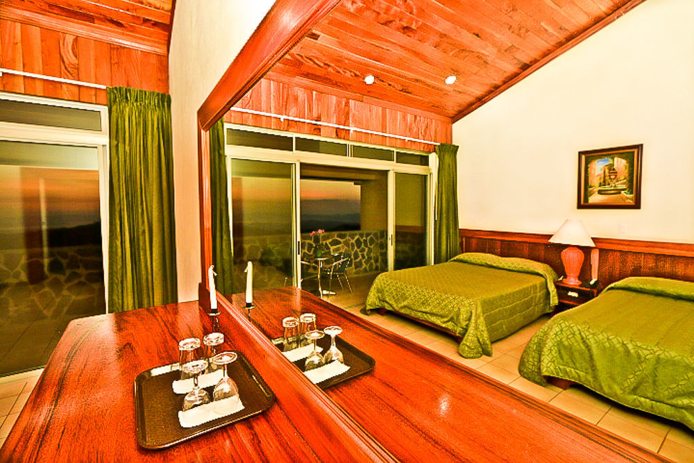 Hotel Montana Monteverde Exterior photo